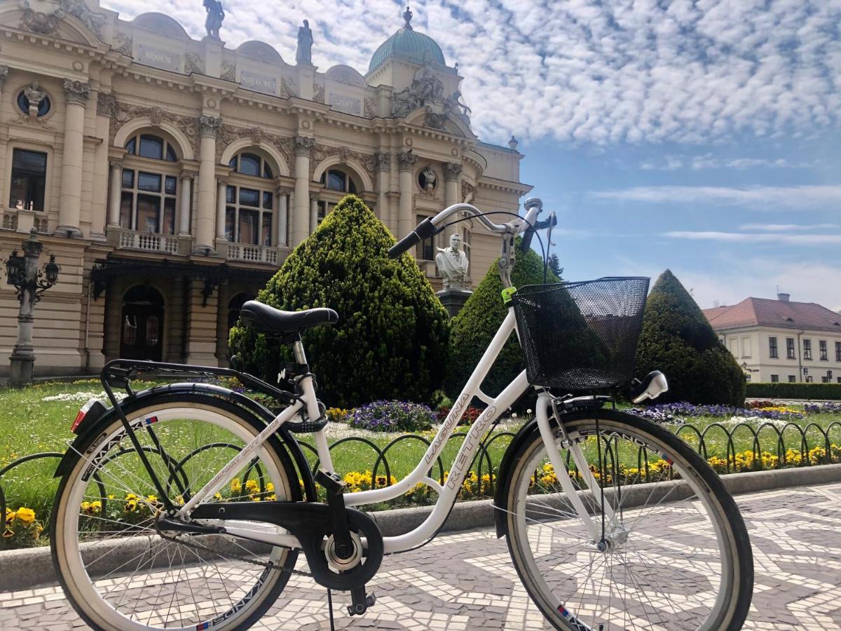 Jacuzzi & Bike Apartment, Kraków Eksteriør billede