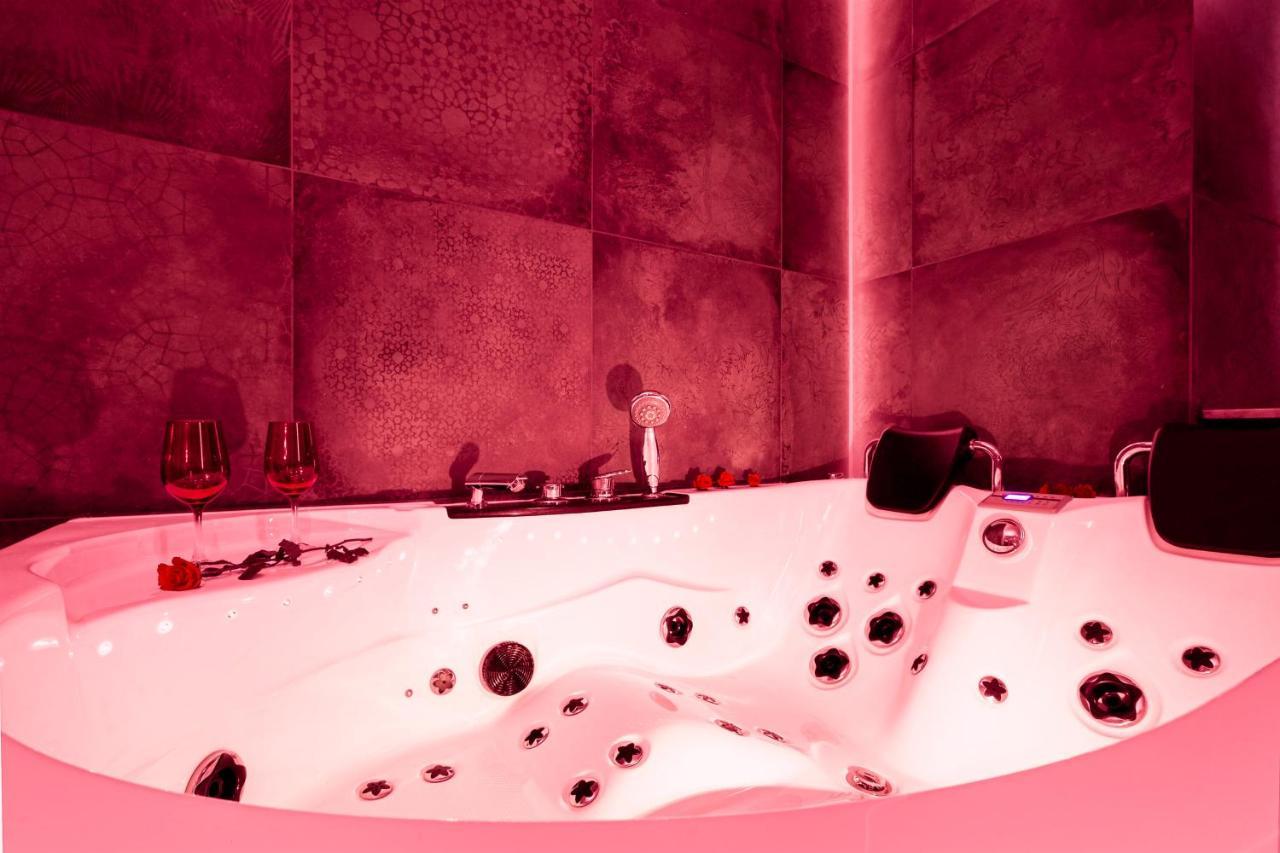 Jacuzzi & Bike Apartment, Kraków Eksteriør billede