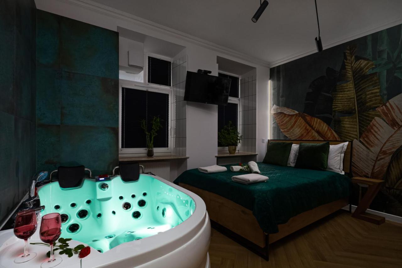 Jacuzzi & Bike Apartment, Kraków Eksteriør billede